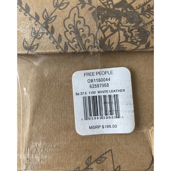 Free People $188 James Chelsea Boots in White Leather NEW IN BOX SOLD OUT STYLE - Picture 7 of 7